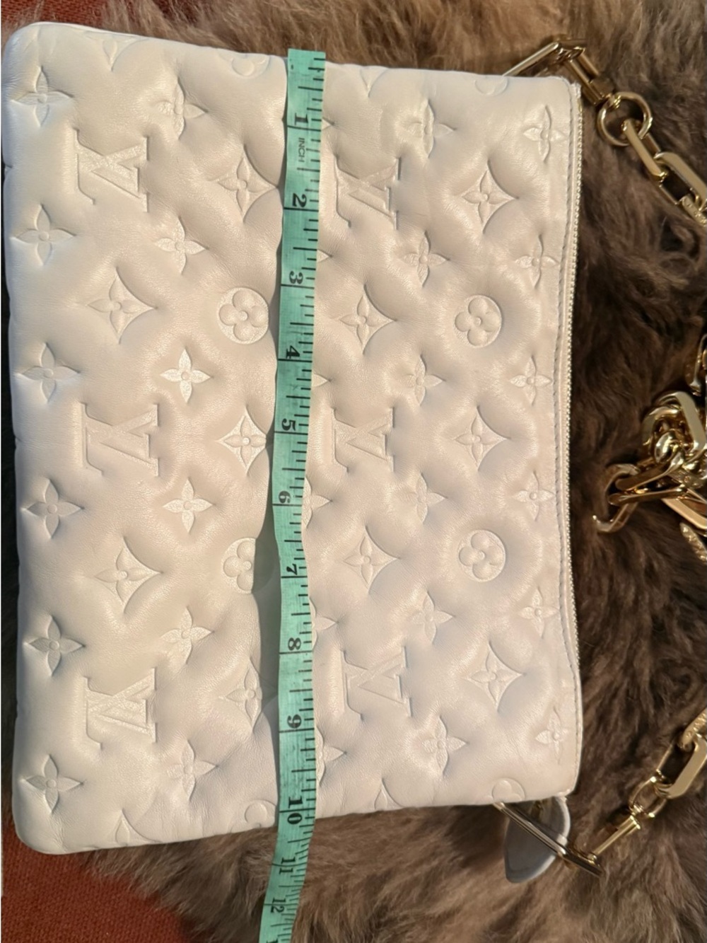 Louis Vuitton White Embossed Monogram Crossbody with Branded Strap - Picture 4 of 11